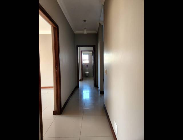 3 BEDROOM APARTMENT FOR SALE IN UMHLANGA RIDGE